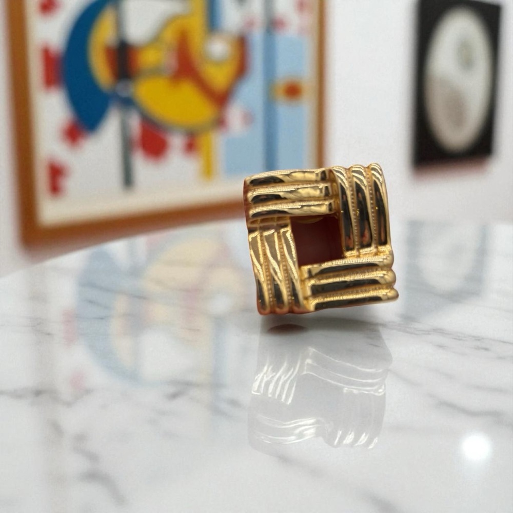 Vintage Gold-Tone Basket Weave Art Deco Square Scarf Clip